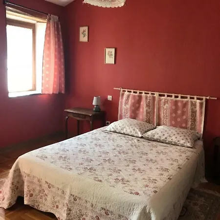 La Raymondiere Bed & Breakfast *